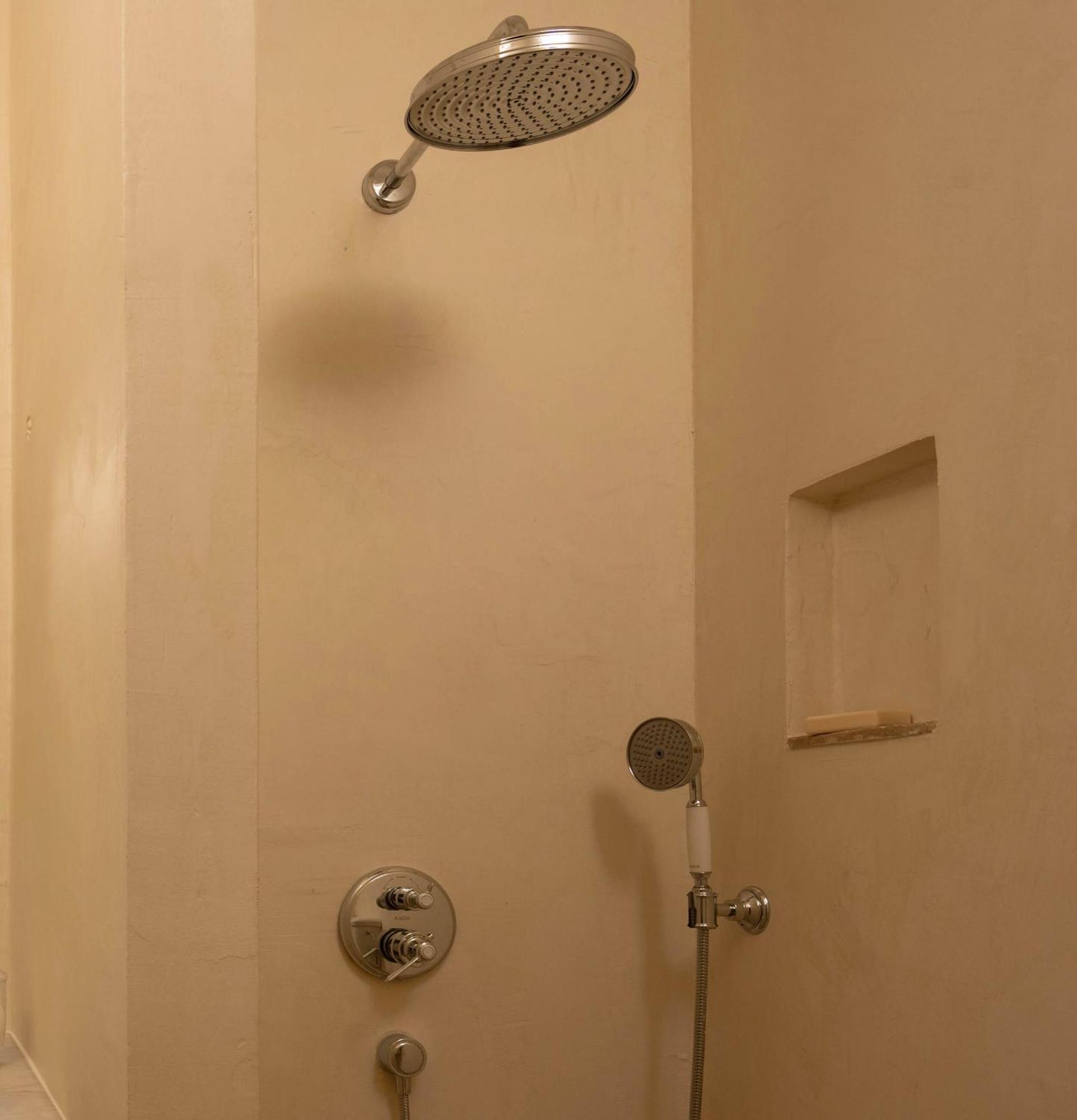 Aghioti Villa *